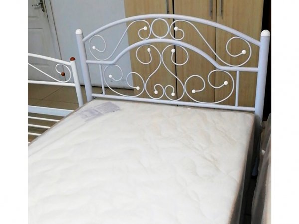 Кровать полуторная металлическая Скарлет 140