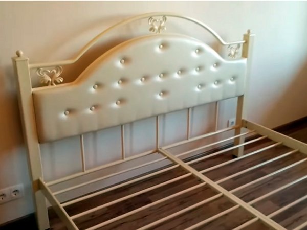 Кровать двухспальная металлическая Эсмеральда 160