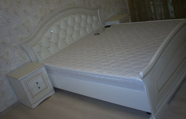 Кровать двухспальная 160*200  Николь (мягкое бильце)